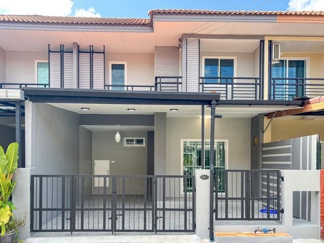For Sale : Thalang, 2-Storey Town House near the monument, 4 bedrooms 2 Bathrooms