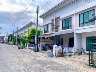 ตลาดสมบัติบุรี 800ม. รพ.บางบัวทอง 1.1 กม. ทาวน์เฮ้าส์ 2ชั้น 19ตร.