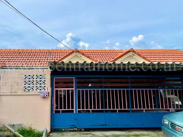 บ้านทาวน์เฮ้าส์ชั้นเดียว หมู่บ้านตะวันงาม ถนนกาญจนาภิเษก ( 3หลังติด )