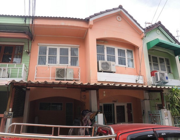 ขายบ้านทาวน์เฮาร์ราคาถูก ม.บัวทองธานี 18 ตรว. เดินทางสะดวก ในอำเภอบางบัวทอง ใกล้เซ็นทรัลเวสเกต