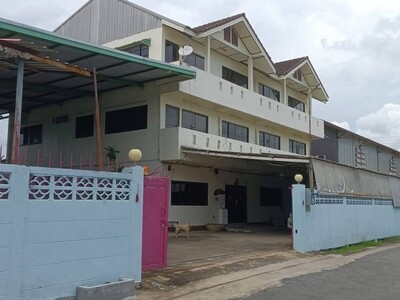 ขายโรงงาน3ชั้น 2ไร่พื้นที่สีเหลืองลำลูกกาคลอง10 พร้อมเครื่องจักร ขายโรงงาน3ชั้น 2ไร่พื้นที่สีเหลืองลำลูกกาคลอง10 พร้อมเครื่องจักร