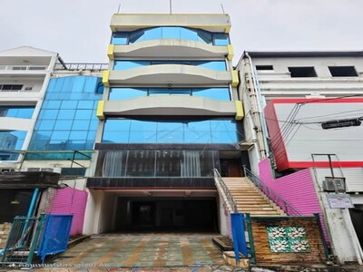 ขายอาคารพาณิชย์ 6 ชั้นครึ่งหลังมุม 37ตรว. 500 ตรม. พร้อมลิฟท์ วิภ