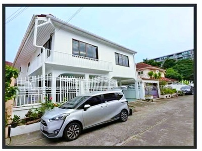 นาคนิวาส40-48  MRT โชคชัย 4 3.1 กม.ให้เช่าบ้านเดี่ยว 2 ชั้น 5นอน 