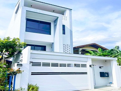 ให้เช่าบ้านเดี่ยว 3.5 ชั้น 400ตร.MRTโชคชัย4 400 ม.ลาดพร้าว 52-62 