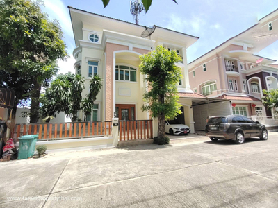 ให้เช่าบ้าน 3ชั้น66วา 4นอน 4น้ำ เฟอร์ ใกล้ทางด่วนเอกมัย ถนนนวลจัน