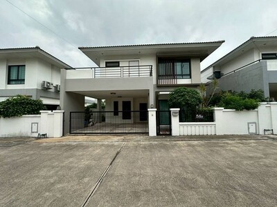 บ้านใหม่เอี่ยม สไตล์โมเดิร์น บ้านให้เช่า เดอะคอมพลีท ศรีราชา