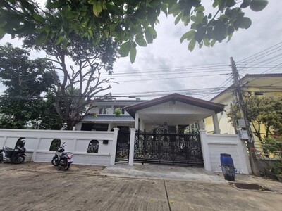  5 ห้องนอน 3 ห้องน้ำ ซอย ศรีบูรพา ใกล้ ม. นิด้า