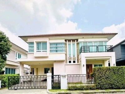 ให้เช่าบ้านบางกอกบลูเลอวาร์ด4นอน4น้ำ1แม่บ้านตกแต่งสวยเฟอร์ฯนิเจอร