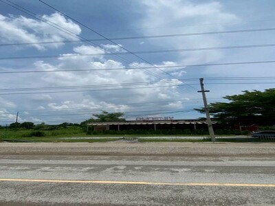 ขายที่ดินติดถนนใหญ่แยกมาบโป่ง เส้นพานทอง บ้านบึง ถนน 4 เลน 