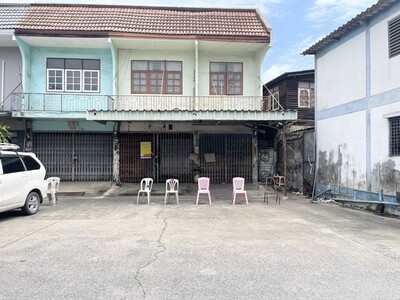  ขายด่วน ถูกมาก   อาคารพาณิชย์ 2 ชั้น อ้อมใหญ่ ซอยเทศบาล 6  