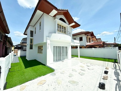 จัดเต็มเฟอร์ฯทั้งหลัง  ฟังก์ชันครบ  รังสิต-คลองสี่ ขายบ้านเดี่ยว 