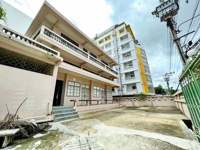 อ่อนนุช2-9 ให้เช่าบ้านเดี่ยว 3 ชั้น พร้อมดาดฟ้า ใกล้ที่สุด BTSอ่อ