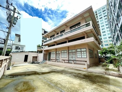 ใกล้ที่สุด BTSอ่อนนุช ในโลก 700ม. อ่อนนุช2-9 ให้เช่าบ้านเดี่ยว 3 