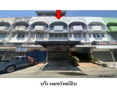 ขายอาคารพาณิชย์ 3 ชั้น มีชั้นลอย เขตบางเขน กรุงเทพฯ  ถนนลาดปลาเค้