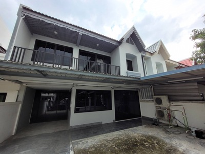 ให้เช่าบ้าน25วา 3ห้องนอน 3 ห้องน้ำ แอร์เฟอร์ ครบพร้อมอยู่ใกล้รถไฟ