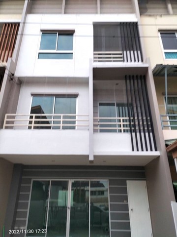 ขายหรือเช่าTempo Town ทาวน์โฮม 3 ชั้น รีโนเวทใหม่ทั้งหลัง เดินทางสะดวก ใก้เซนทรัลรัตนาธิเบศร์