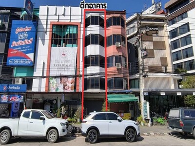 ขายอาคารพาณิชย์ 5 ชั้น ใกล้นิมมาน ใกล้เมญ่า ถนนหลัก พื้นที่ 360 ต