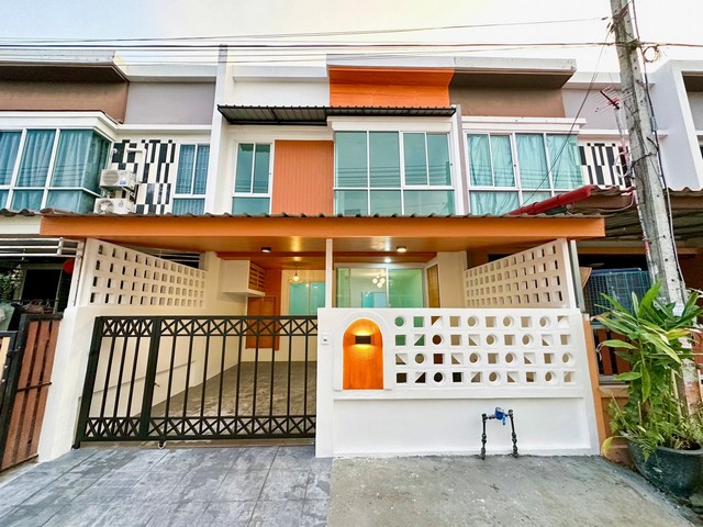 For Sales : Kohkeaw, Town Home @Chaofa Garden Home, 3 Bedrooms 2 Bathrooms