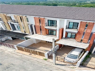 ทาวน์โฮมให้เช่า 3 ชั้น สุขุมวิท 101-1 BTS อุดมสุข 900 ม. 3นอน