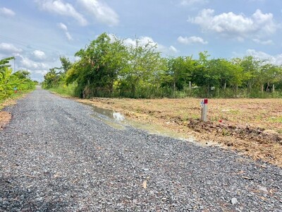 ที่ดินผ่อนได้5ปี คลอง4คลองหลวง ใกล้ถ.เลียบมอเตอร์เวย์100ม. 