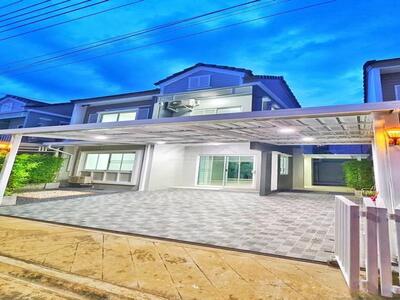 ให้เช่าบ้านแฝด 2ชั้นหมู่บ้านเดอะ วิลเลจ เอ็กซ์คลูซีฟ บางนา กม.10