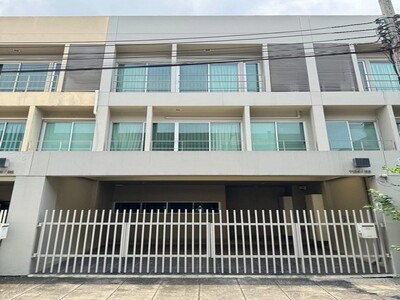 ให้เช่าทาวน์โฮม 3 ชั้น Noble Cube พัฒนาการ 26 ตรงข้ามคลับเฮ้าส์