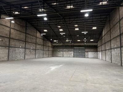 ให้เช่าโกดัง800 ตรม. บางนาตราด กม.11.5 ขาออก ใกล้สนามบินสุวรรณภูม