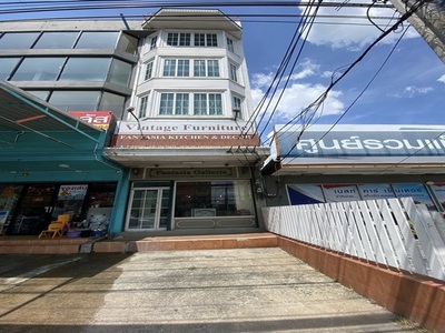 ขายอาคารพาณิชย์ห้องหัวมุม 6 ชั้น ริมถนนศรีนครินทร์ ใกล้รถไฟฟ้า