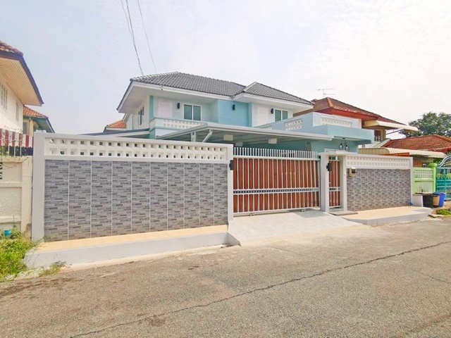 บ้านตกแต่งใหม่  หมู่บ้านบัวทอง 60 ตรว.รถไฟฟ้าคลองบางไผ่ 320 ตรม. 5นอน 4น้ำ หิ้วกระเป๋าเข้าอยู่ได้ทันที 2-3จอดรถ 
