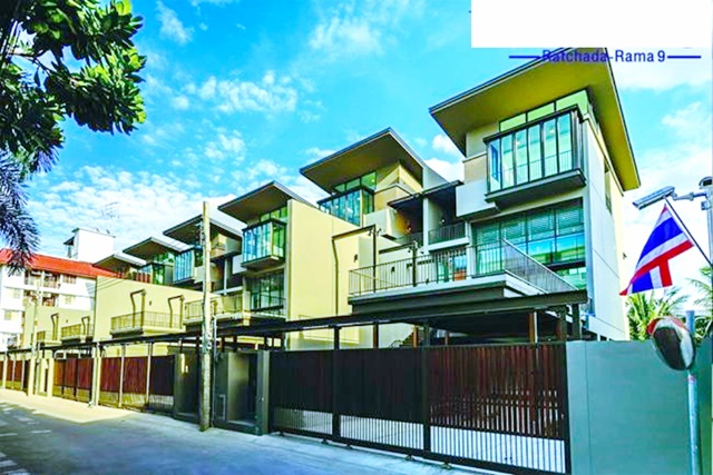  รัชดา-พระราม 9  7นอน MRT ห้วยขวาง KIS international school เกศินี โฮมออฟฟิศ 4 ชั้น 6น้ำ 7คัน	