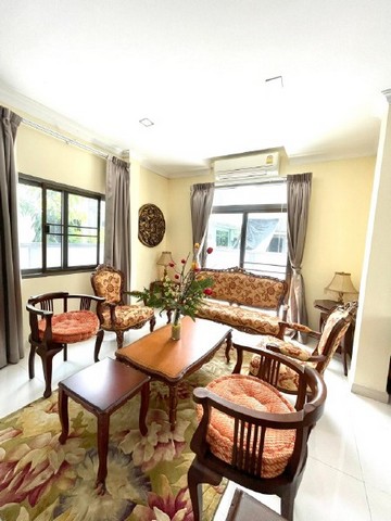 หมู่บ้านมาสเตอร์พีชพระราม 9  4 ห้องนอน ราคา   150,000 บาท/เดือน