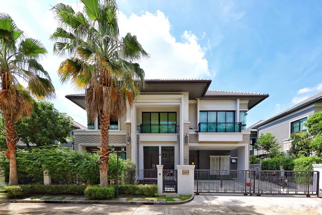ขายด่วน แกรนด์ บางกอก บูเลอวาร์ด สาทร 80.3 ตรว. 4 ห้องนอน 5 ห้องน้ำ บ้านเดี่ยว สไตล์ Modern Luxury.