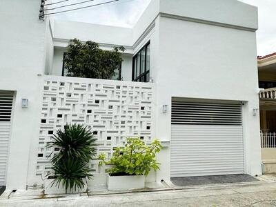 ขายทาวน์โฮม 2 ชั้น 34 ตรว. ถ.สุขุมวิท 71 ซ.ปรีดีพนมยงค์ 14