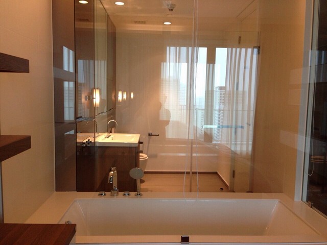 Luxury Condo close to Centralworld 2Beds2Baths High Floor Near Rajdamri BTS