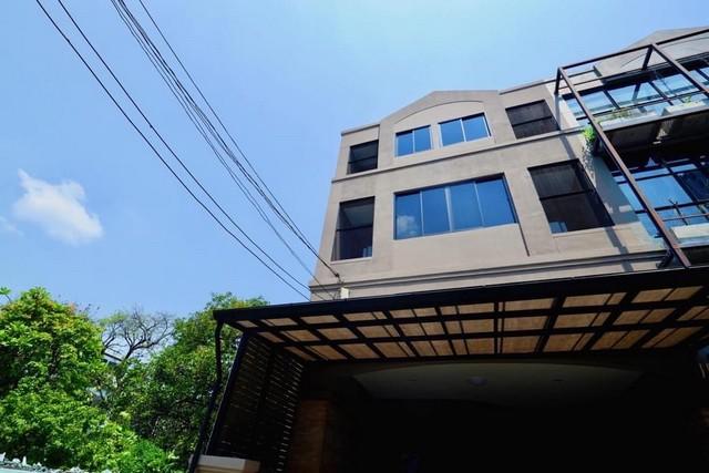 CP5070 ให้เช่าทาวน์โฮม 3ชั้น ถนนสุขุมวิท38 ใกล้BTS ทองหล่อ