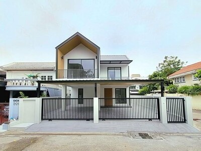 ขายบ้านเดี่ยว 2ชั้น หลังมุม รีโนเวทใหม่ ซอยสุขุมวิท60/1 เขตพระโขน