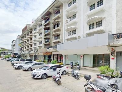 เดอะมอลล์ บางกะปิ 1กม.  MRT ลาดพร้าว101 299ม อาคาร 4 ชั้น  322ตร.