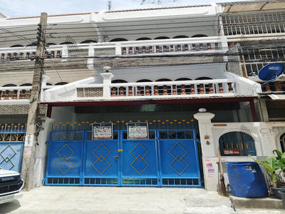 ขายด่วน ทาวน์เฮาส์ 3 ชั้น 4 รีโนเวทใหม่พร้อมอยู่ ห้องนอน ย่านบางแ