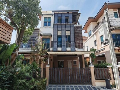 ให้เช่า บ้านเดี่ยว 3 ชั้น บ้านนนทรี รีเจ้นท์ ราชพฤกษ์ หลังมุม