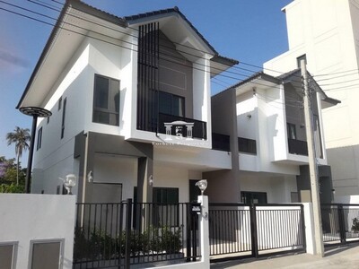 ขาย บ้านพราวด์-พรีเมี่ยม พุทธบูชา 36 เนื้อที่ 36 ตร.ว. เป็นบ้านแฝ