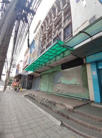 C2704 ให้เช่าและขายอาคารพาณิชย์ 2 คูหา 3 ชั้นครึ่ง ย่านลาดพร้าว บางกะปิ