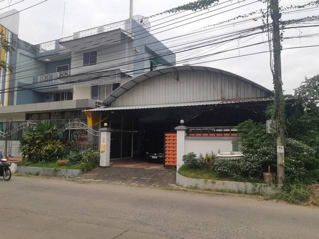 สำนักงาน สำนักงานรามคำแหง 118 0 ไร่ 0 Ngan 95 ตร.วา 17500000 บาท ใกล้กับ บ้านสัมมากร NICE