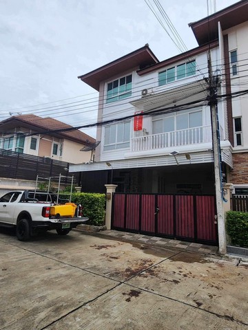 “ขายบ้านนนทบุรี แกลลอรี หลังแม๊คโคร พระราม 5, 32.5 ตรว., 3 ชั้น 5 ล้านบาท” ติดต่อ: 081-874-8462 เจ้าของขายเอง ไม่ผ่านคนกลาง