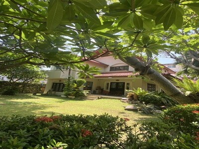 ขายด่วนที่ดิน พร้อมบ้าน 2 หลัง  ซอย แจ้งวัฒนะ