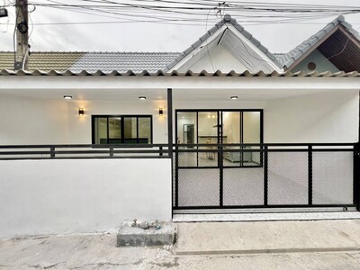 ขายบ้านสวยพร้อมอยู่ น้ำไม่ท่วม หลังคา ไม่รั่ว 