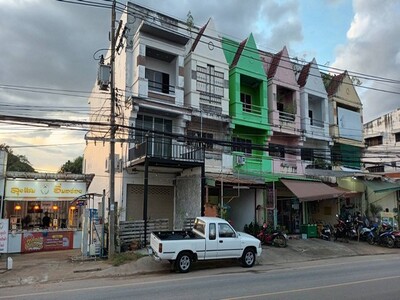 ขายทาวน์เฮาส์ 2 ชั้นปากเป็ดขอนแก่นเปิดร้านค้าขายได้สะดวกสบายมาก