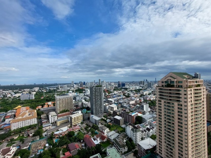 FOR SALE CONDO. SATHORN GARDEN สาทร การ์เด้นท์ พื้นที่ 201 SQUARE METER 25000000 THB ไม่ไกลจาก - ราคางาม