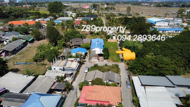 ที่ดินทำเลใกล้เมือง สันผีเสื้อ ใกล้เหมืองแก้ว ติดถนน 2 ด้าน ในชุมชน