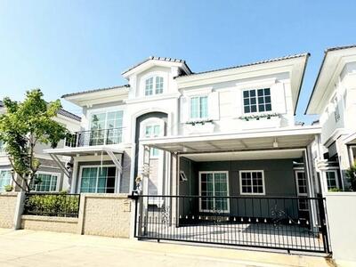 ให้เช่าบ้านแฝด 2 ชั้น Golden Neo สุขุมวิท-ลาซาล ใกล้ Central บางน