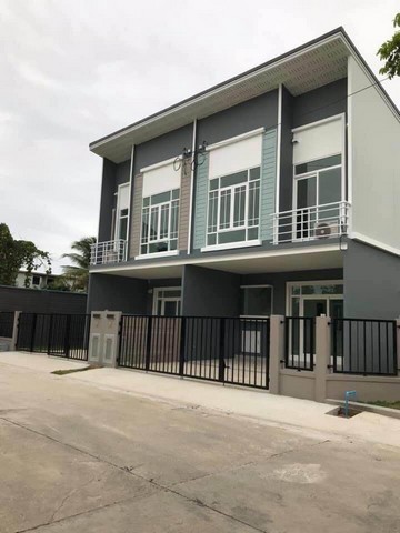 ให้เช่าทาวน์โฮมใกล้Central Plaza ปิ่นเกล้า  หมู่บ้านคาซ่าซิตี้ พระราม5–ปิ่นเกล้า ถ.บางกรวย-ไทรน้อย 